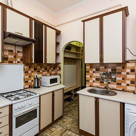 Квартира Подобово В Центрі На Вулиця Скорика 25 Колишня Чайковського Біля Філармонії Λβιβ Εξωτερικό φωτογραφία